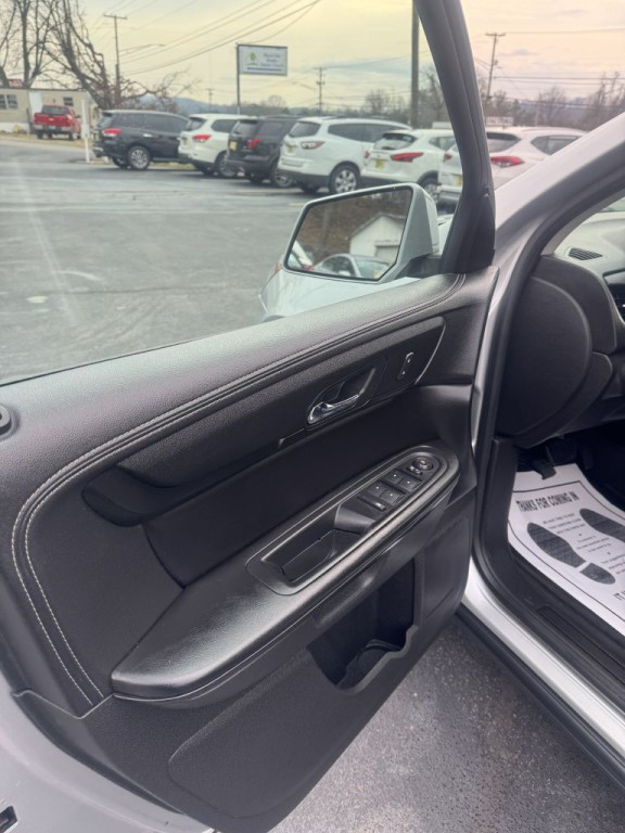 2015 Chevrolet Traverse Image 11