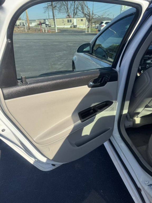 2010 Chevrolet Impala Image 16