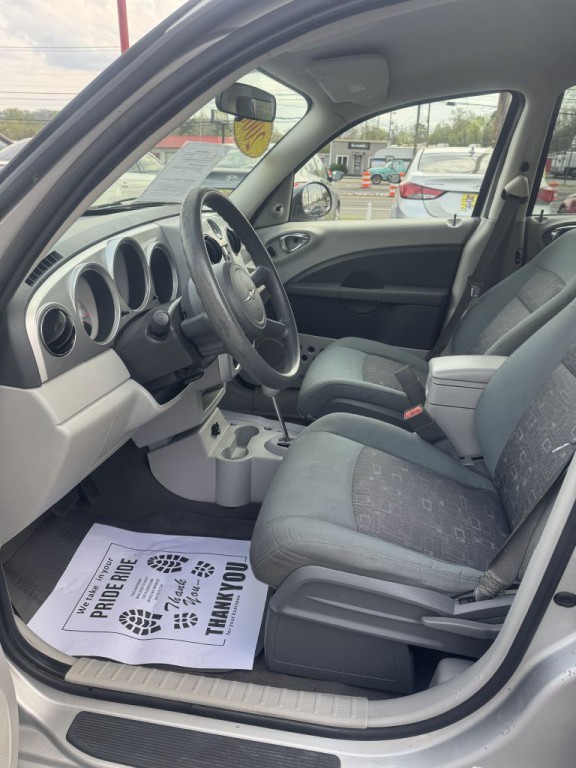 2008 Chrysler PT Cruiser Image 9