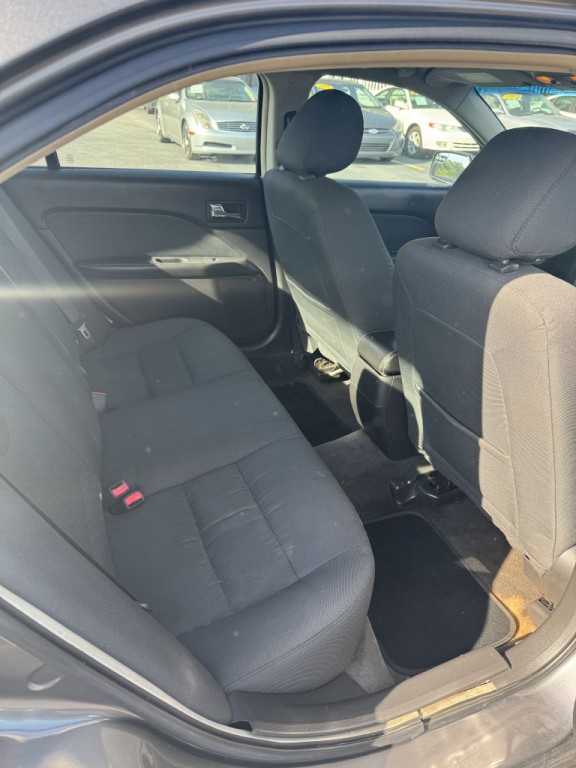 2011 Ford Fusion Image 12
