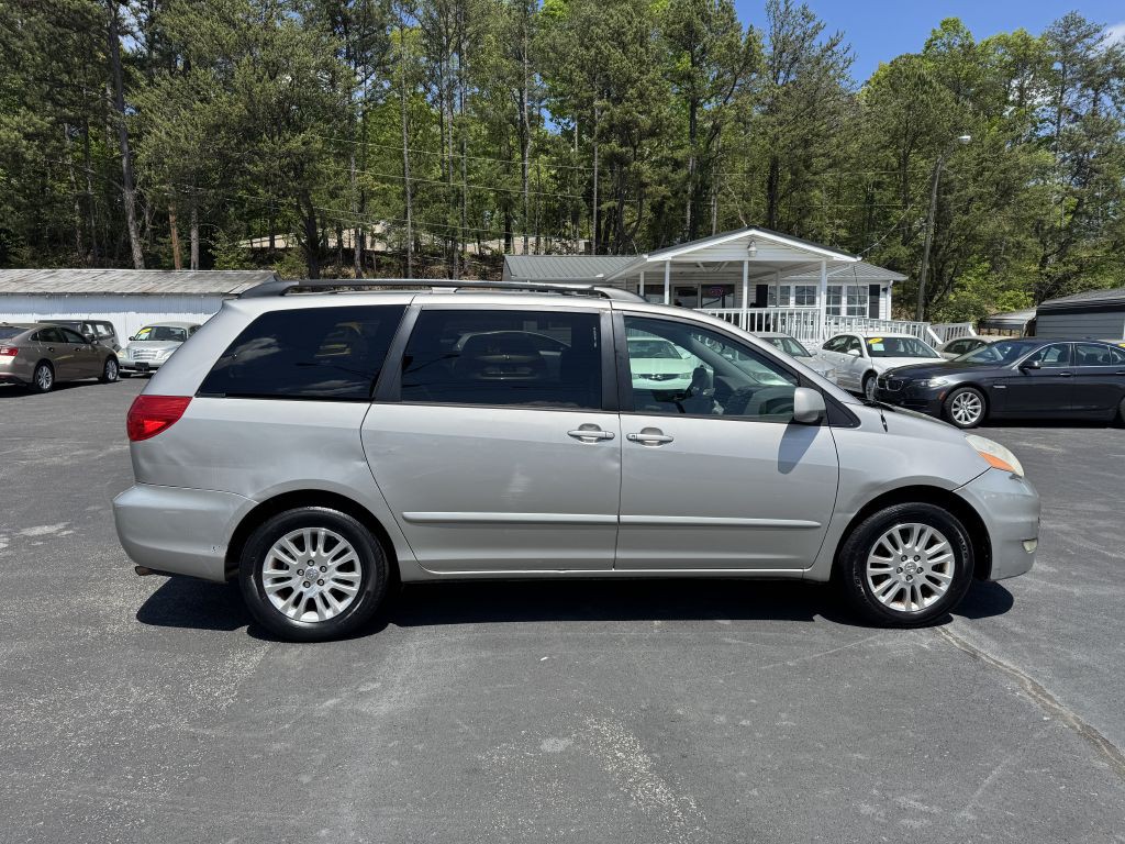 2009 Toyota Sienna Image 3