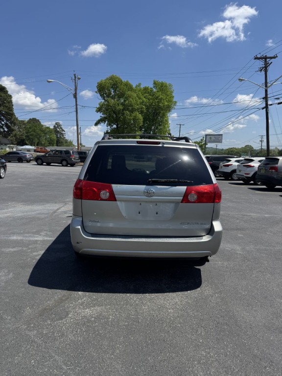 2009 Toyota Sienna Image 5
