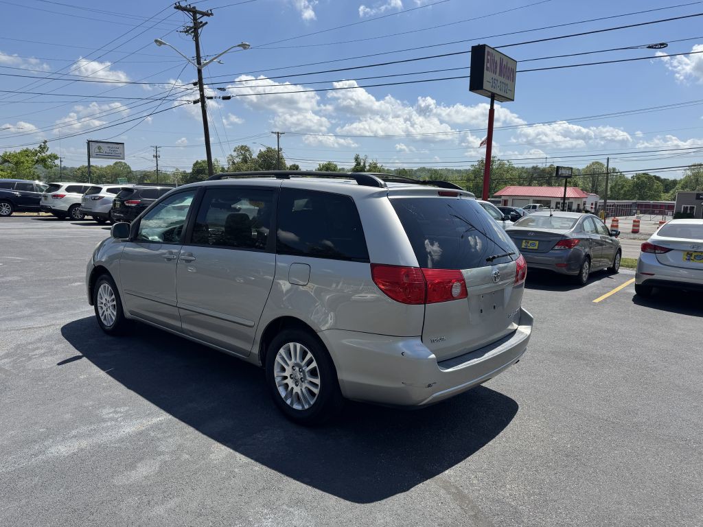 2009 Toyota Sienna Image 6