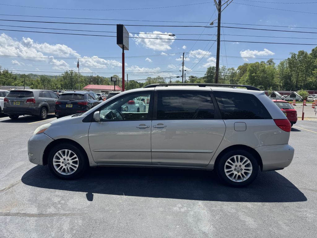 2009 Toyota Sienna Image 7