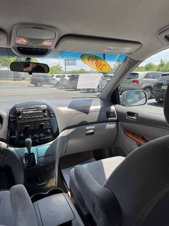 2009 Toyota Sienna Image 13