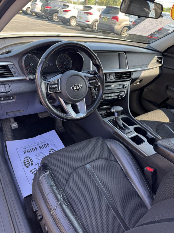 2020 Kia Optima Image 9