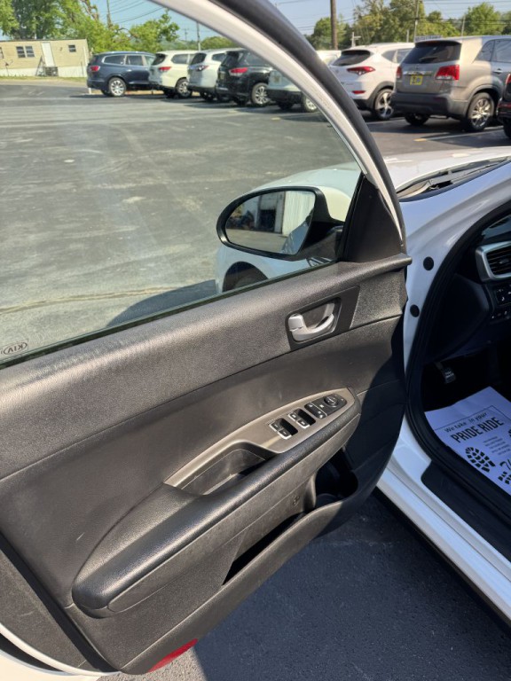2020 Kia Optima Image 11