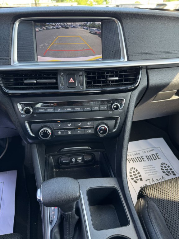 2020 Kia Optima Image 18