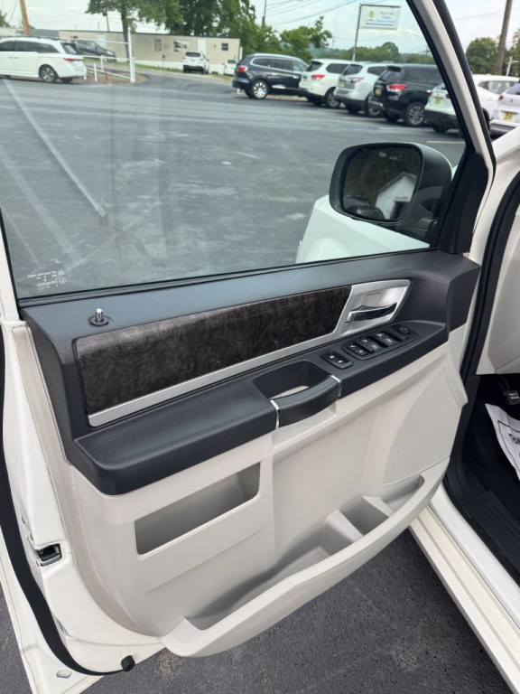 2010 Dodge Grand Caravan Image 11