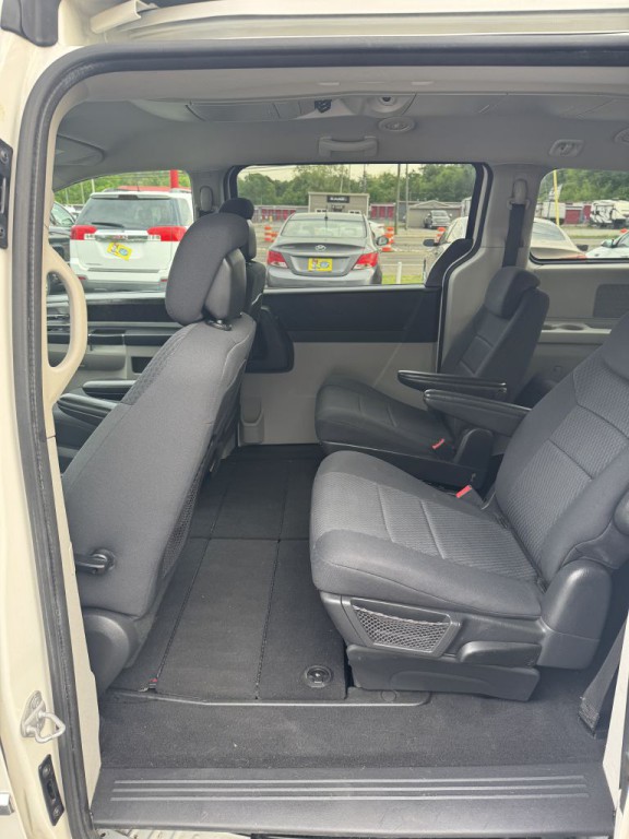 2010 Dodge Grand Caravan Image 16