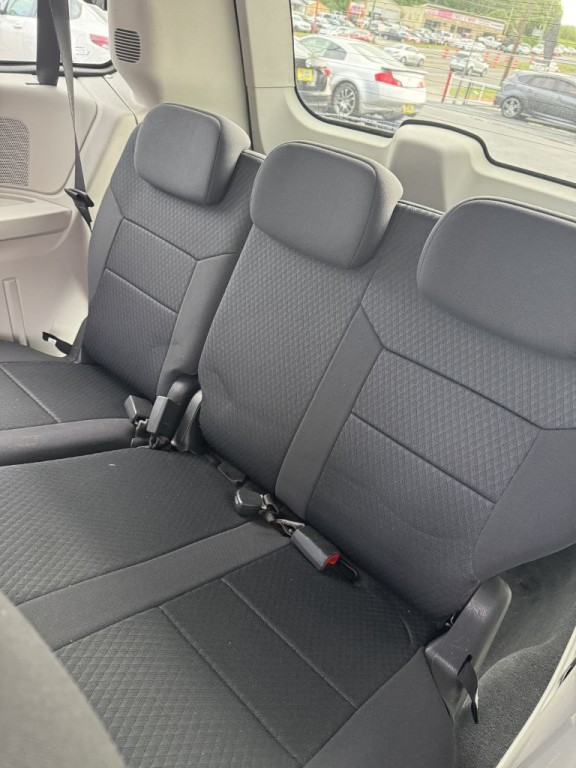 2010 Dodge Grand Caravan Image 17