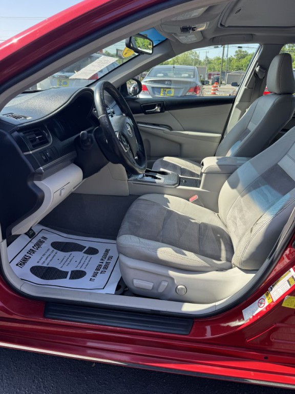 2014 Toyota Camry Image 10