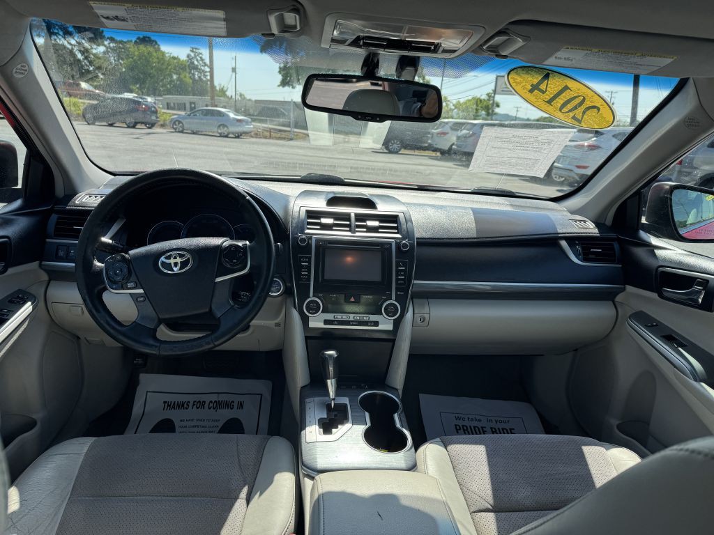 2014 Toyota Camry Image 15