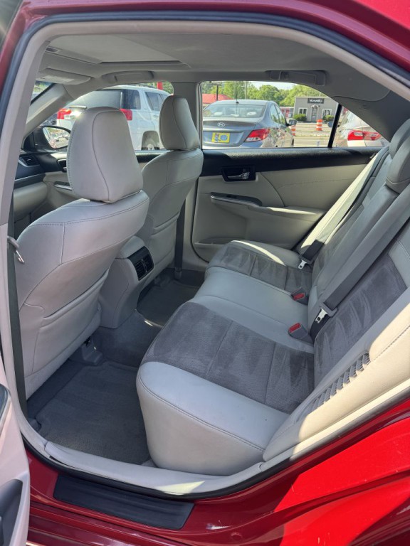 2014 Toyota Camry Image 16