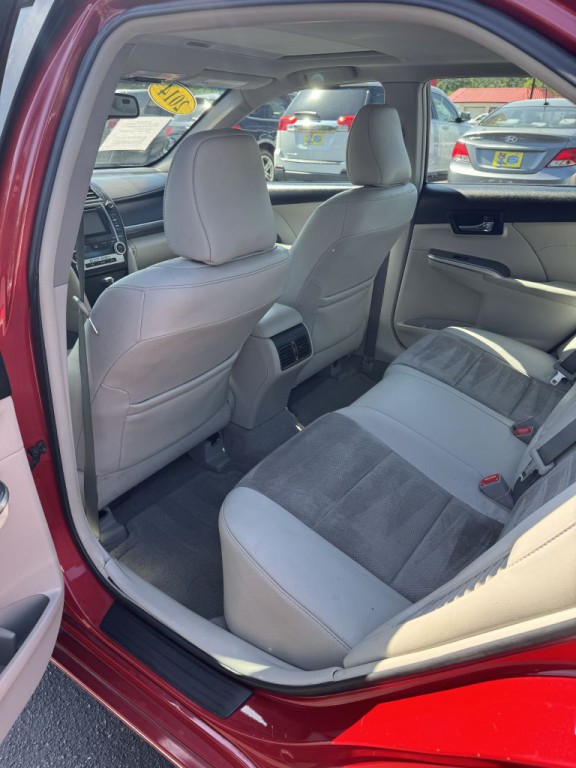 2014 Toyota Camry Image 18