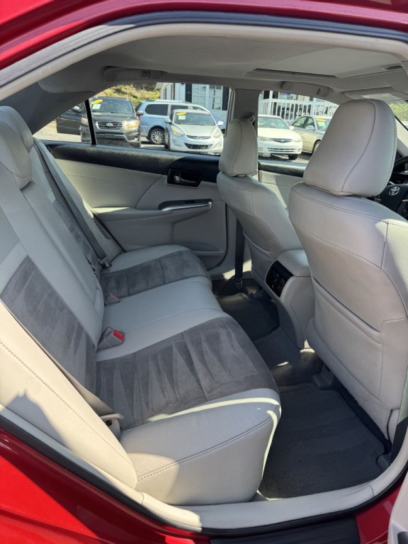 2014 Toyota Camry Image 20