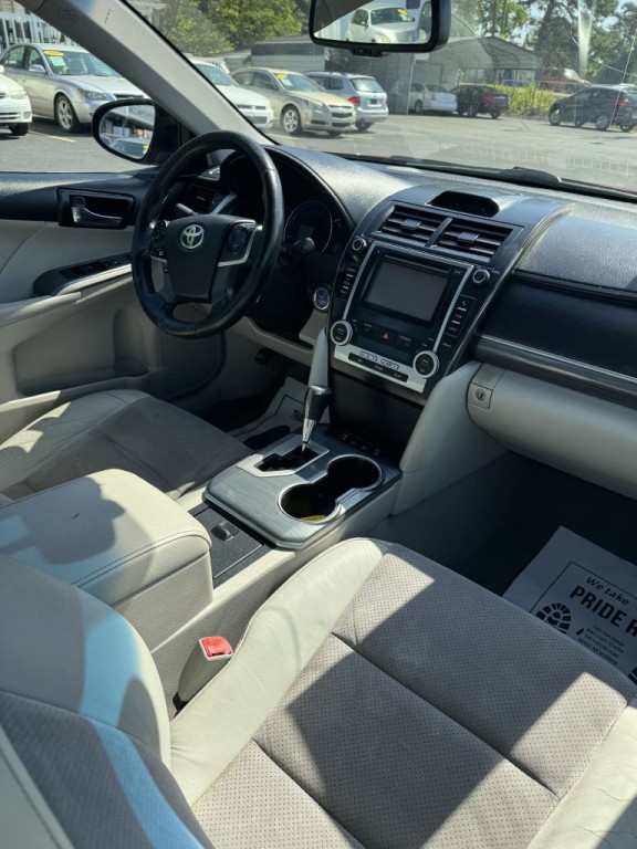 2014 Toyota Camry Image 21