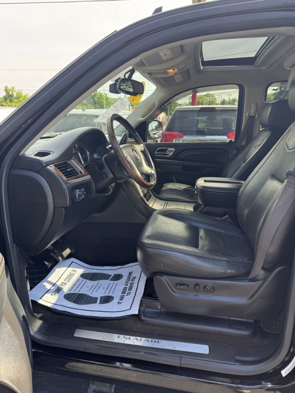 2013 Cadillac Escalade Image 10