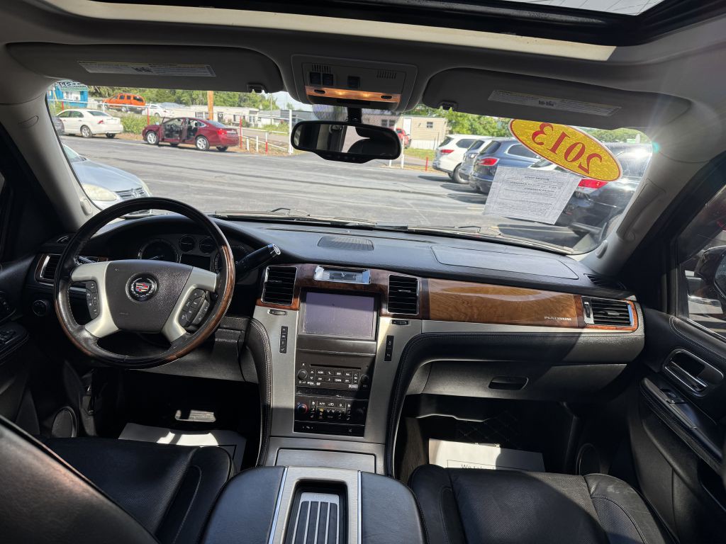 2013 Cadillac Escalade Image 13
