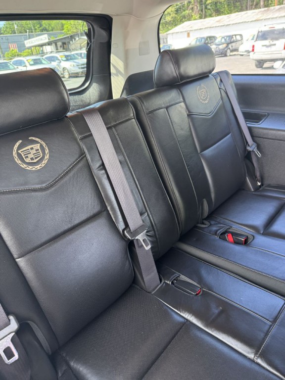 2013 Cadillac Escalade Image 25