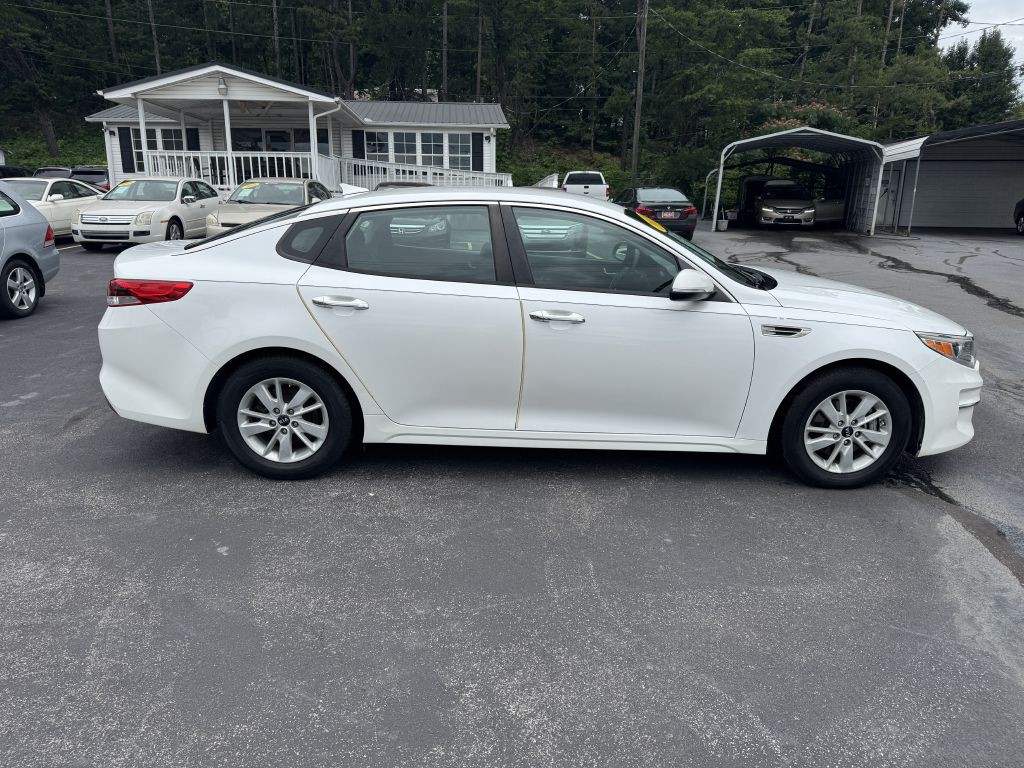 2017 Kia Optima Image 3