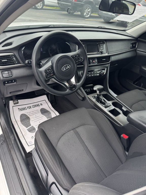 2017 Kia Optima Image 9