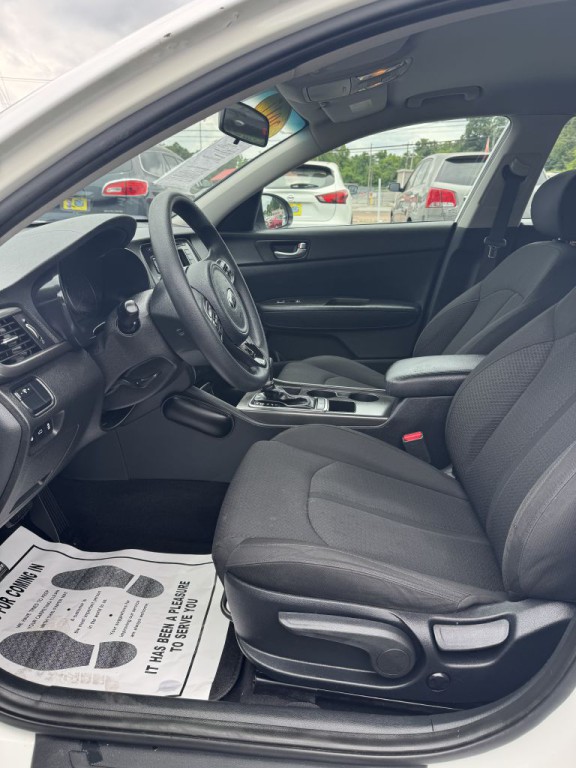 2017 Kia Optima Image 10
