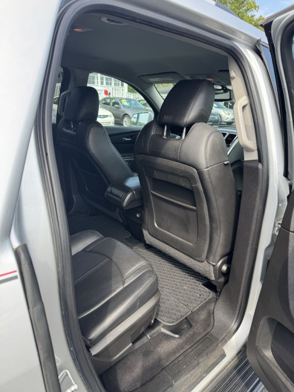 2012 GMC Acadia Image 18