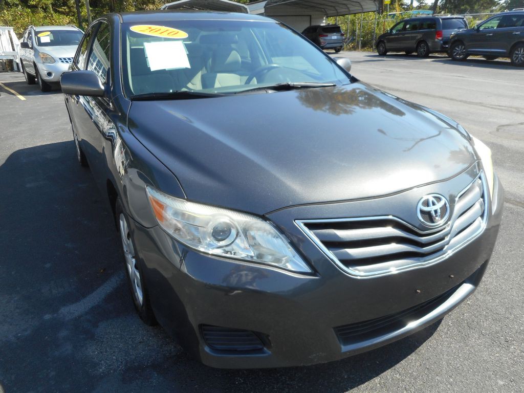 2010 Toyota Camry Image 2