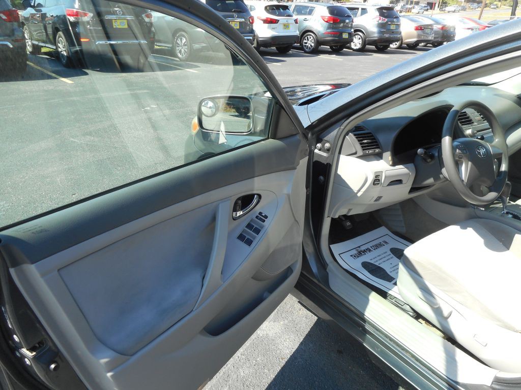 2010 Toyota Camry Image 7