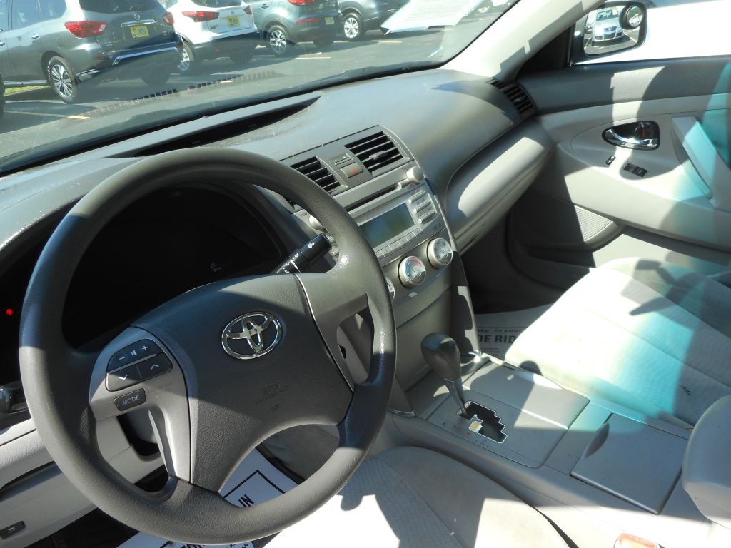 2010 Toyota Camry Image 9