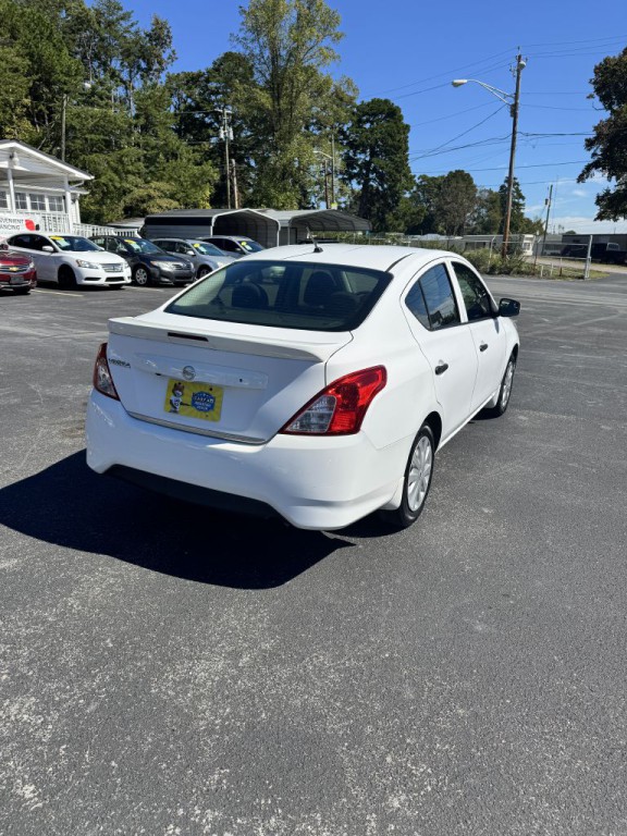 2019 Nissan Versa Image 4
