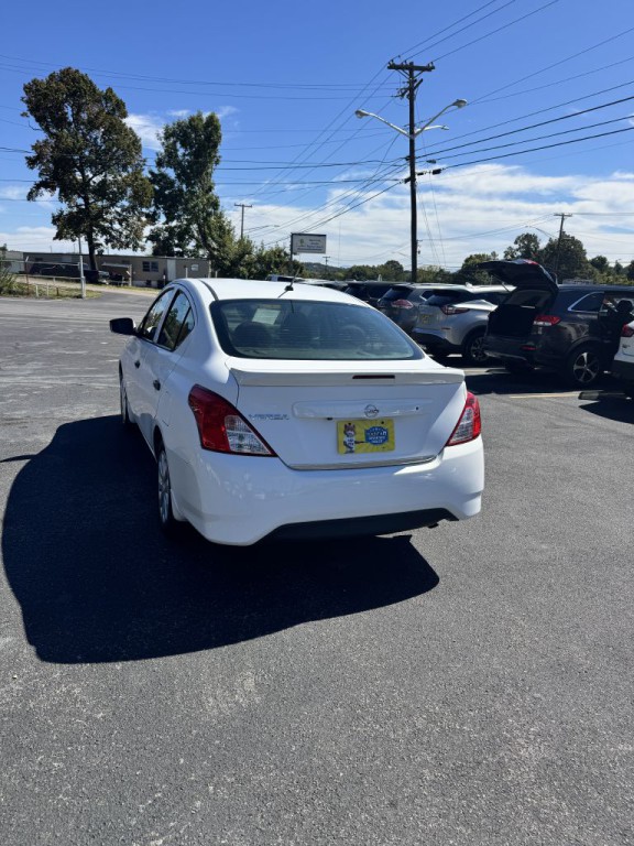 2019 Nissan Versa Image 5