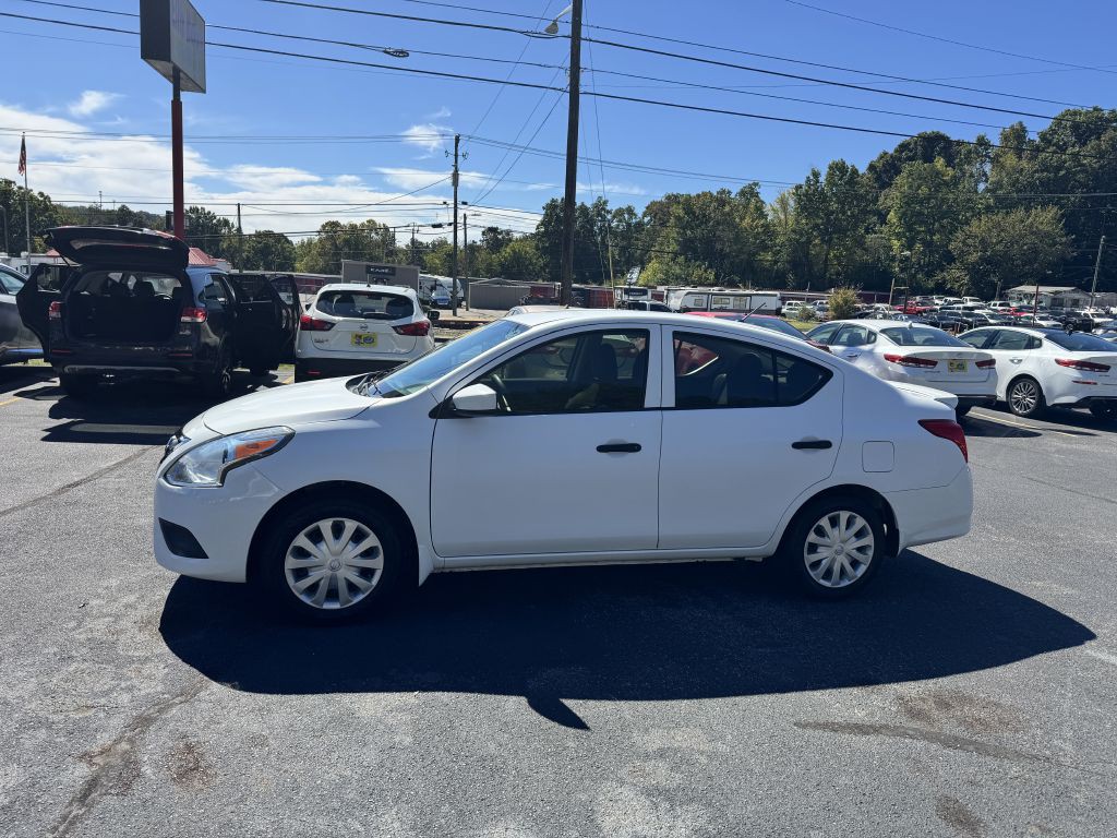 2019 Nissan Versa Image 7