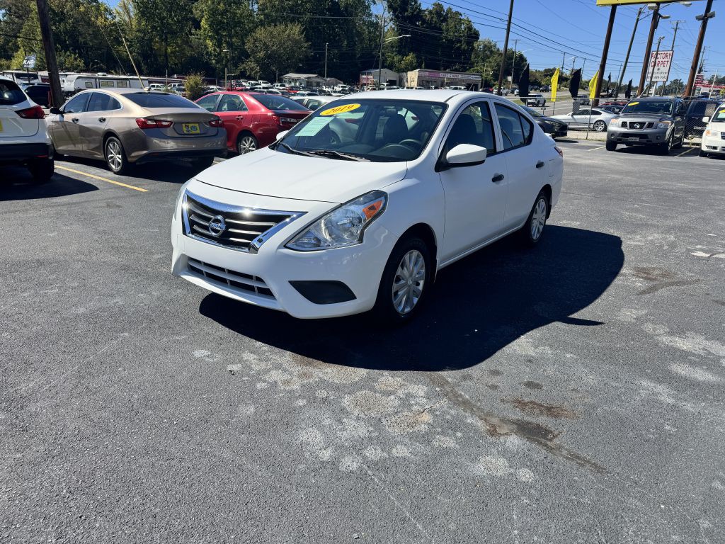 2019 Nissan Versa Image 8