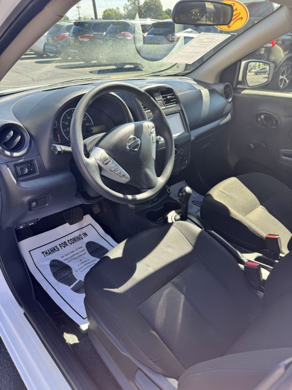 2019 Nissan Versa Image 9