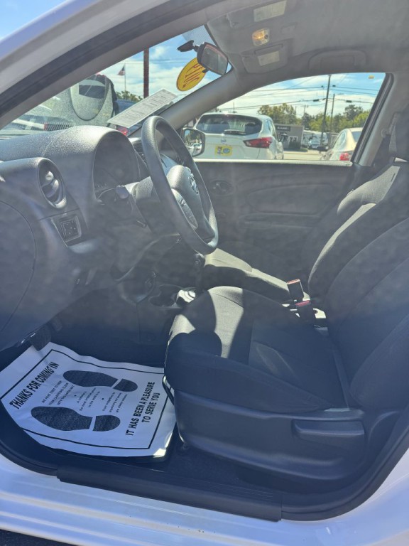 2019 Nissan Versa Image 10