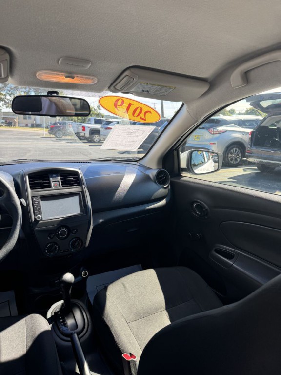 2019 Nissan Versa Image 18