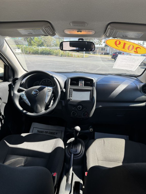 2019 Nissan Versa Image 19