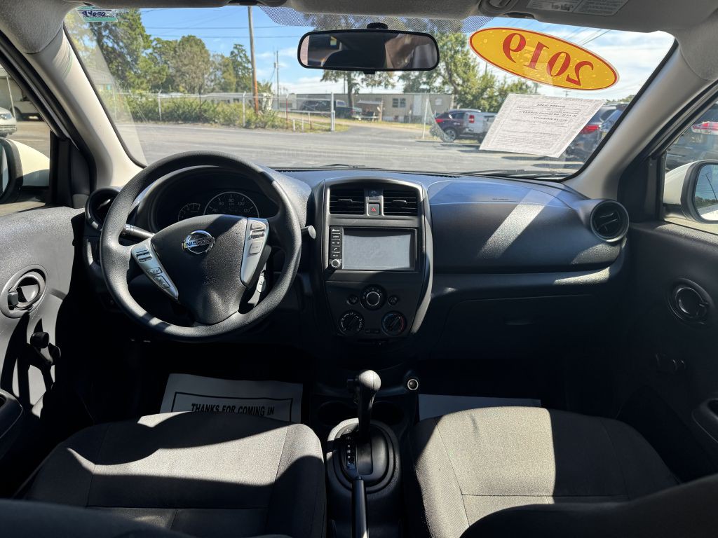 2019 Nissan Versa Image 20