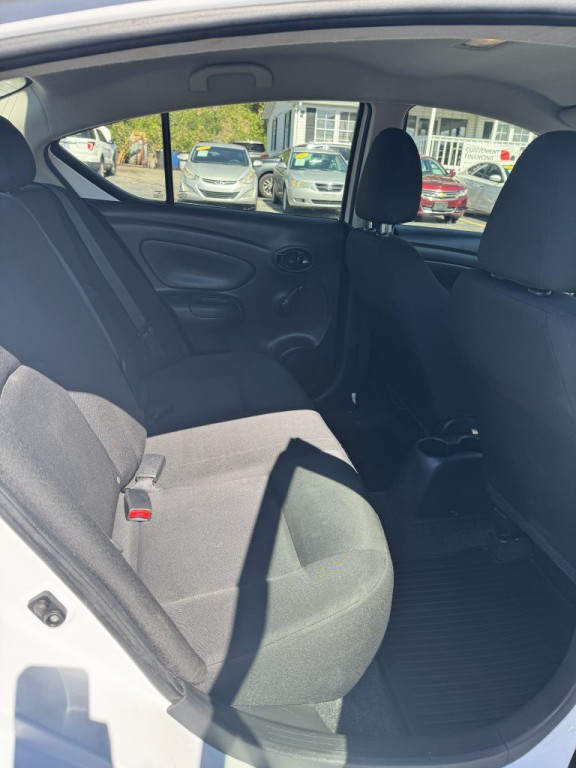 2019 Nissan Versa Image 21