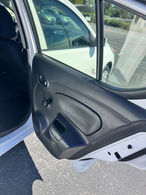 2019 Nissan Versa Image 22