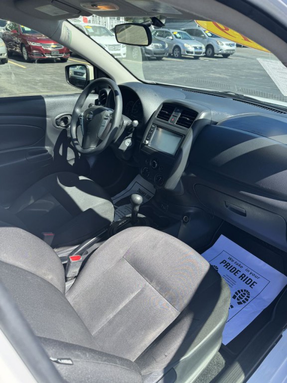 2019 Nissan Versa Image 24