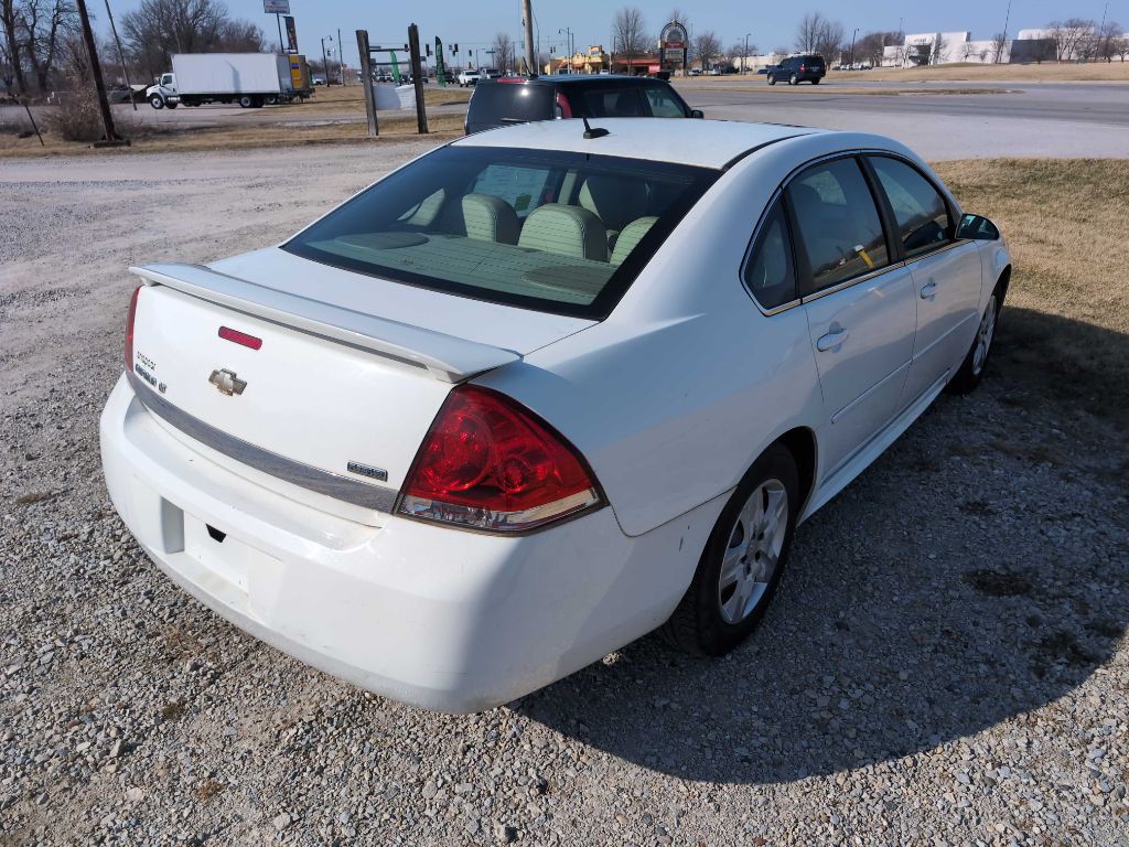 2011 Chevrolet Impala Image 2