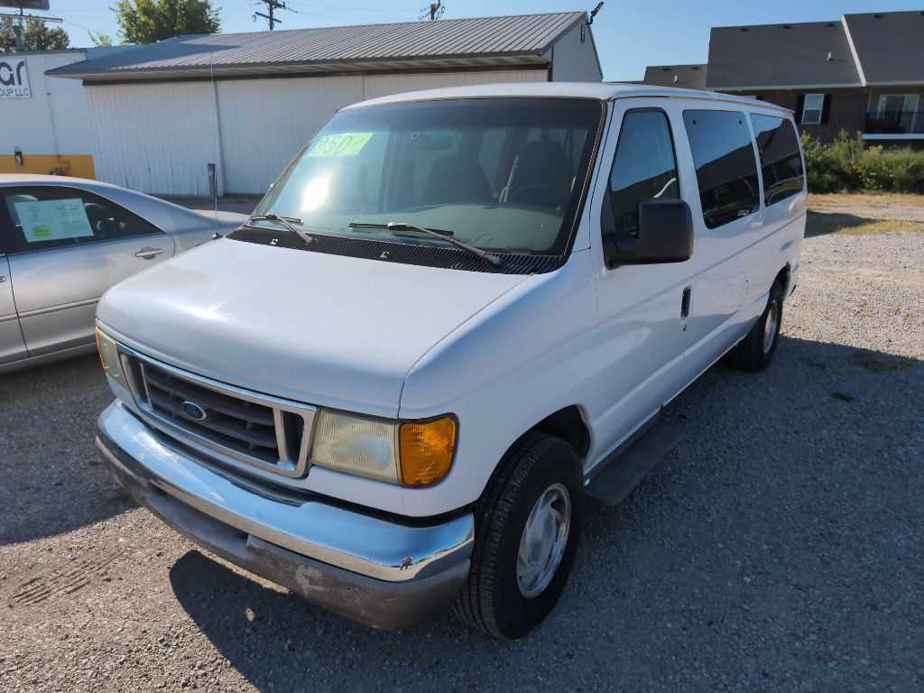 2003 Ford Econoline Image 3