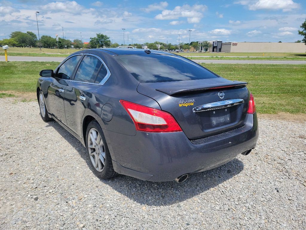 2011 Nissan Maxima Image 2