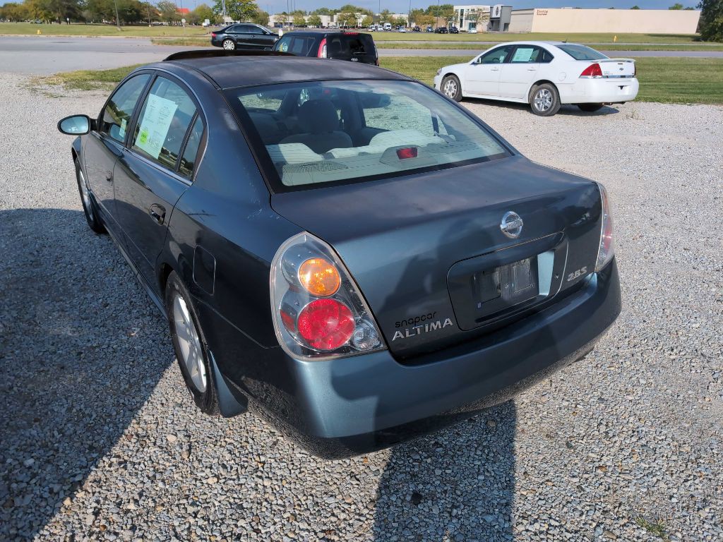 2002 Nissan Altima Image 1