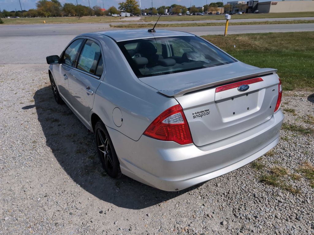 2010 Ford Fusion Image 2