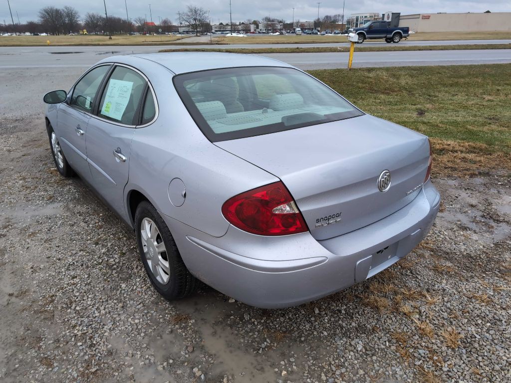 2005 Buick Lacrosse Image 2