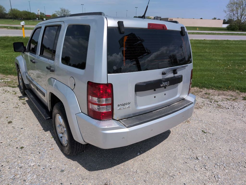 2012 Jeep Liberty Image 2